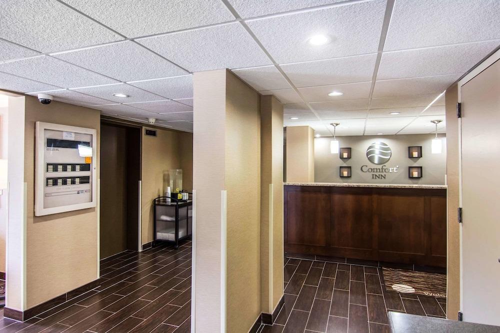 Red Roof Inn & Suites Newport News Bagian luar foto